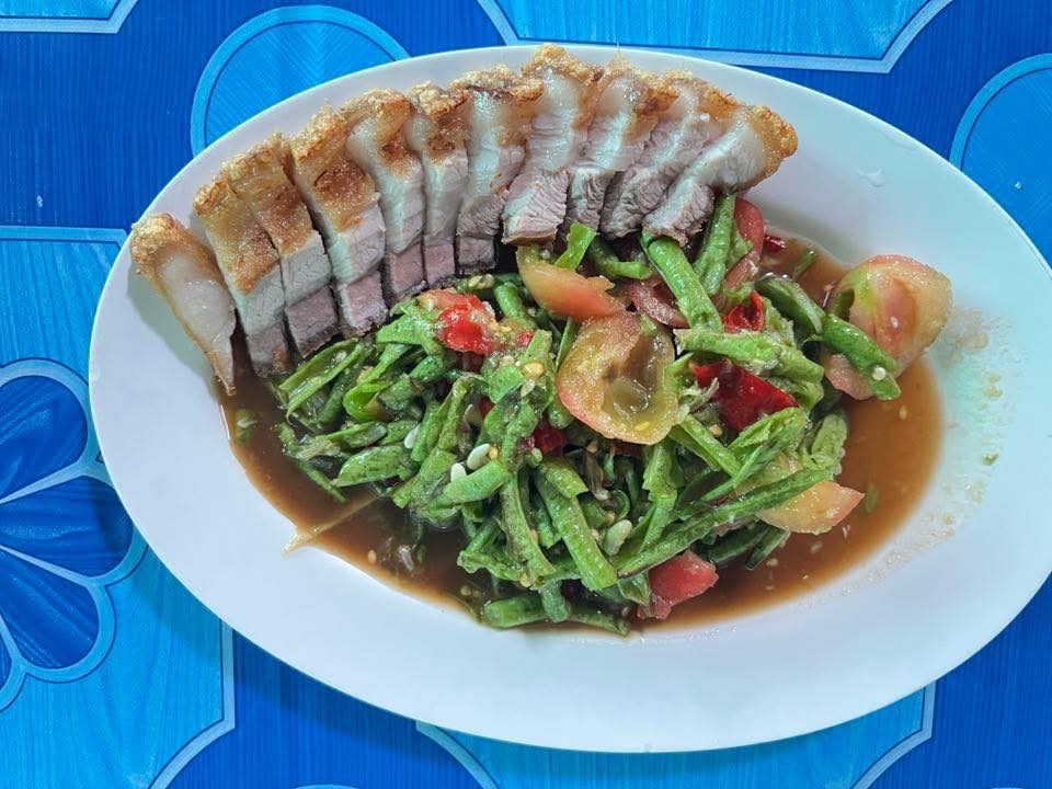 ตำถั่วหมูกรอบ
