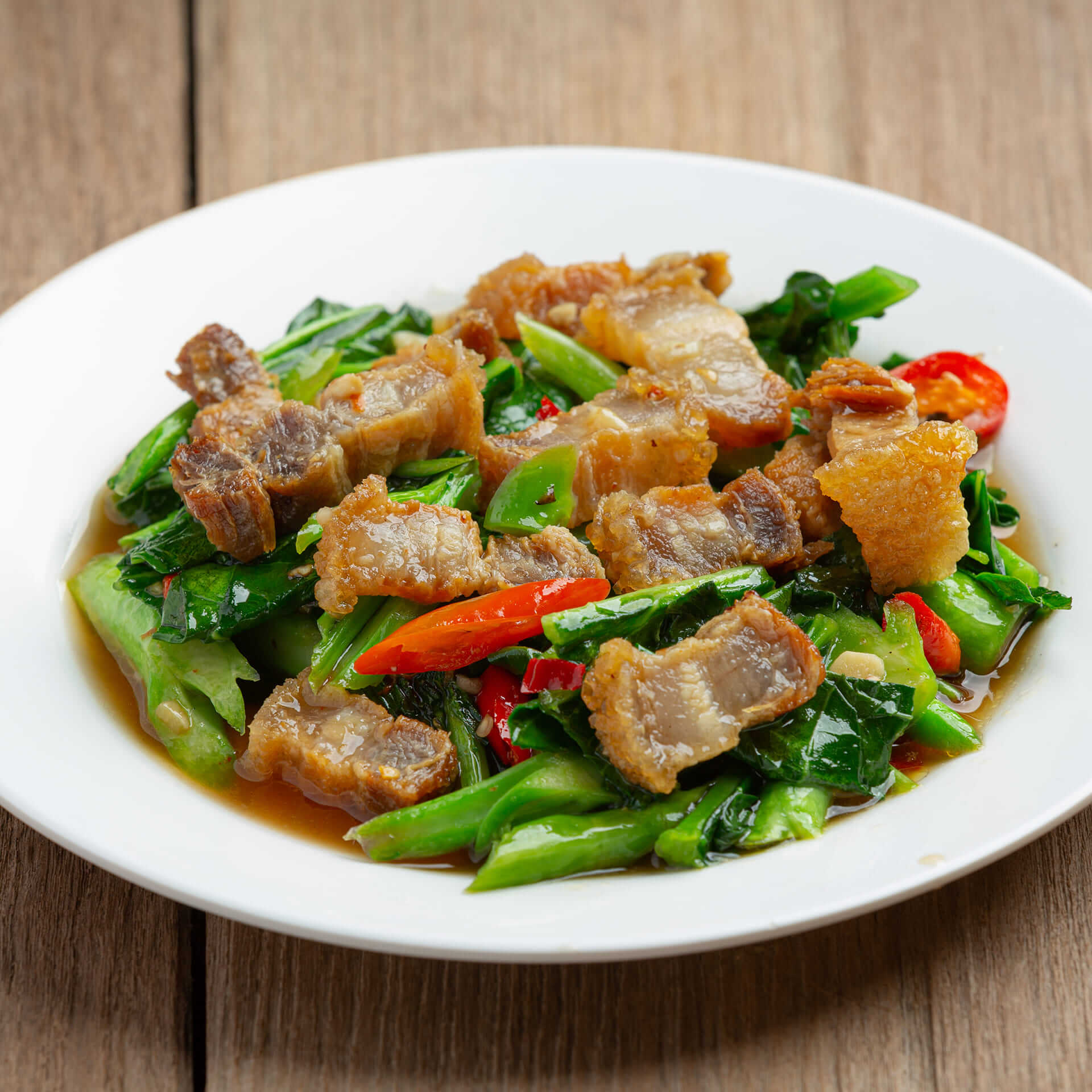 คะน้าหมูกรอบ