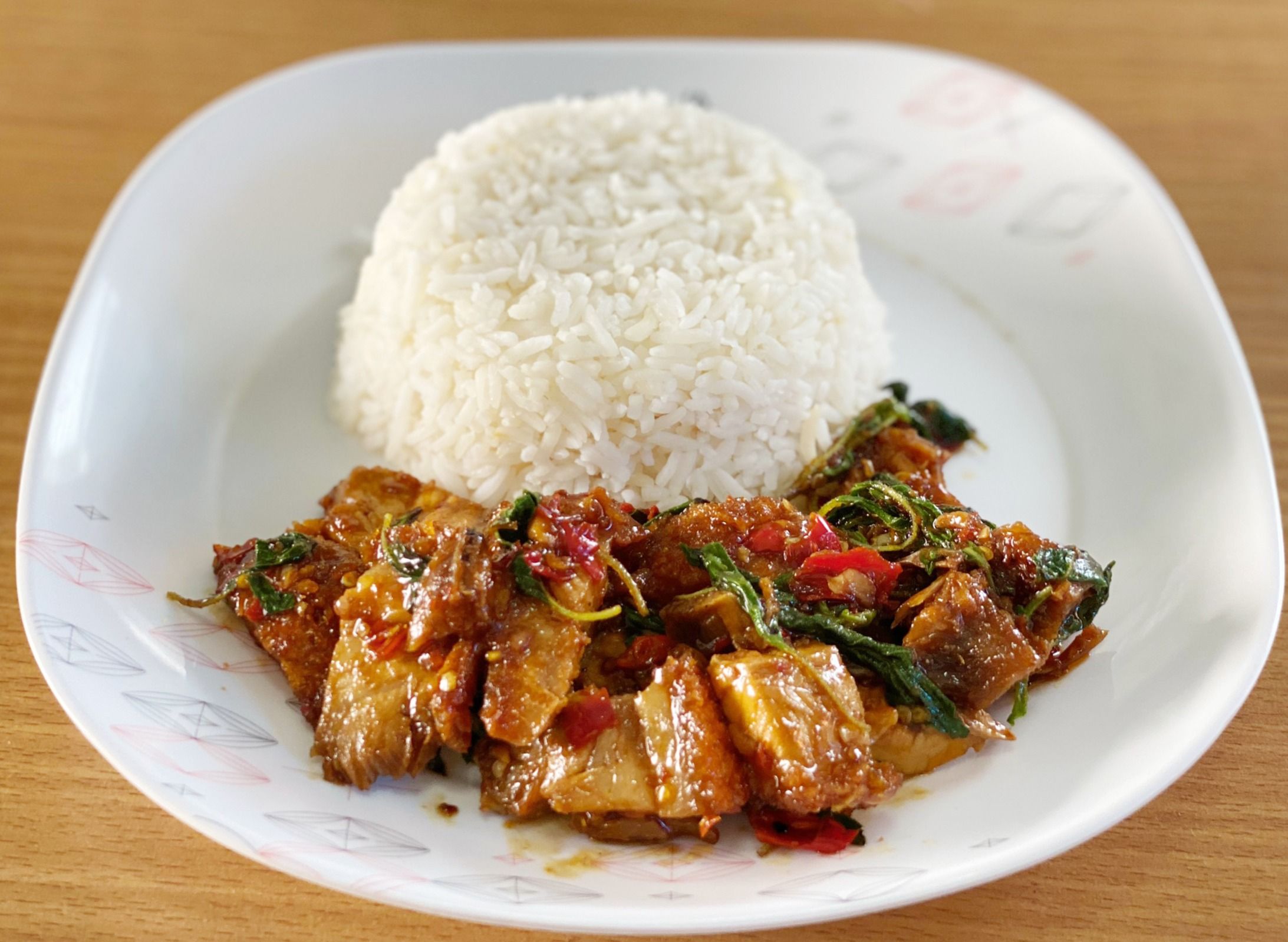 ข้าวกะเพราหมูกรอบ